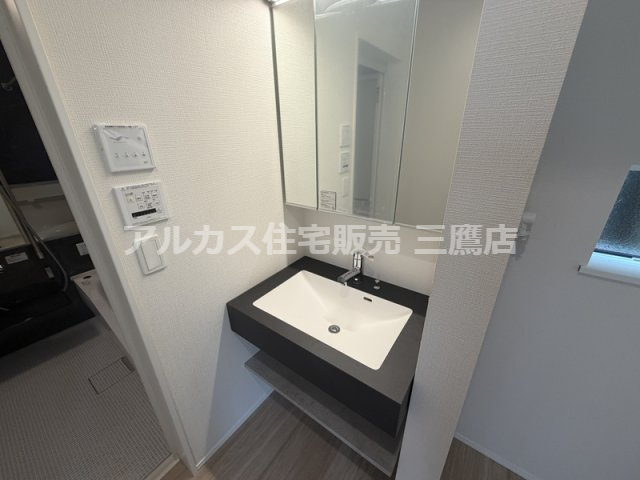 京王井の頭線 三鷹台駅 徒歩6分 新築戸建 武蔵野市吉祥寺南町３丁目の独立洗面台