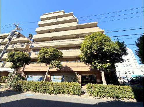 ランドステージ雑司が谷の外観|スーパーやコンビニ近く買物便利な新耐震基準マンション、ランドステージ雑司が谷は即日現地案内可能となっておりますので、お気軽にお問い合わせください！