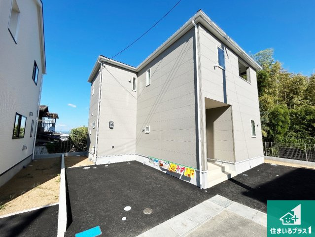 ●大和郡山市九条町　第11期　新築一戸建てのトイレ|シンプルなトイレは落ち着く空間！お手入れも簡単です！