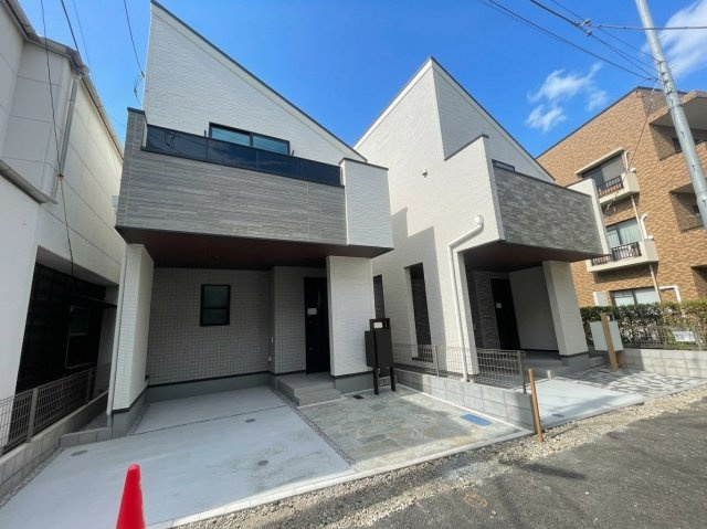 杉並区成田東1丁目 全2棟 1号棟の外観|【2階建　南向き　開放感溢れる勾配天井仕様のLDK♪】
高機能な新築戸建　全2棟 堂々完成につきご内覧いただけます♪