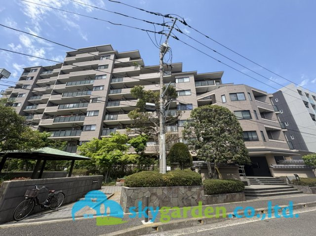 ラシェール鎌倉岡本ハイライズの外観