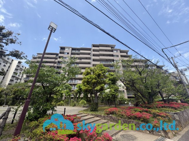 ラシェール鎌倉岡本ハイライズの外観