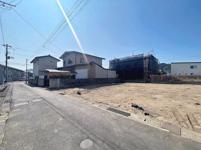 【建築条件なし】　福島市渡利4期　全2区画の前面道路含む現地写真