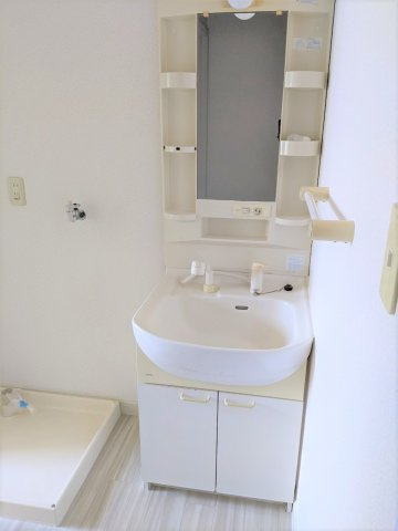 大牟田市大字三池の一棟アパートの独立洗面台