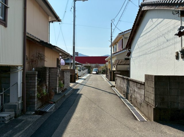 【独立洗面設計】高知市東城山町3期3棟　1号棟新築一戸建ての前面道路含む現地写真|2026/3/21撮影