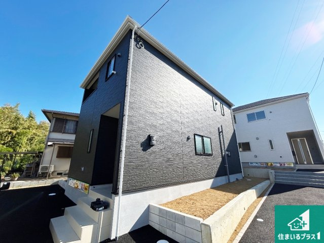 ●大和郡山市九条町　第11期　新築一戸建てのトイレ|シンプルなトイレは落ち着く空間！お手入れも簡単です！