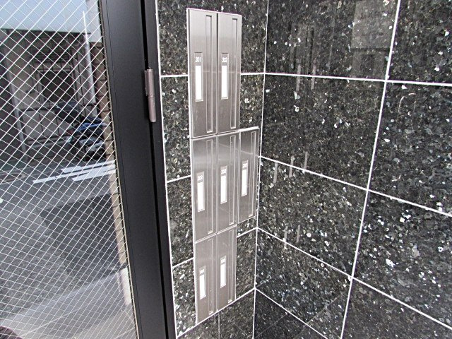 MARSH仁川のエントランス|落ち着いたエントランスです