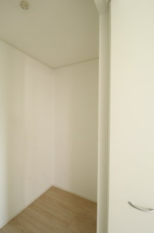 旭町第1　新築戸建　の収納|3F　南東の部屋　6.87帖+バルコニー