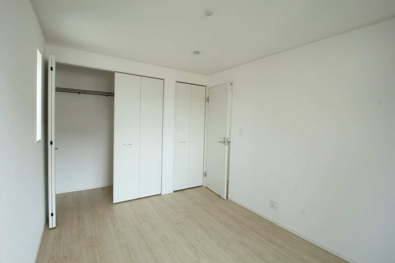 旭町第1　新築戸建　の洋室|3F　西の部屋　6.0帖+バルコニー