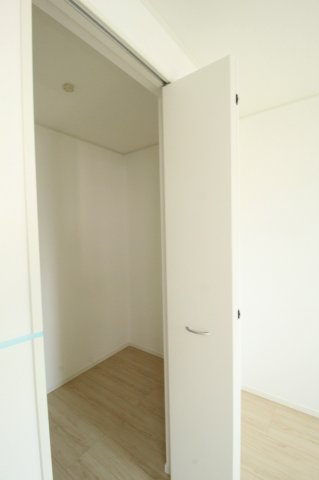 旭町第1　新築戸建　の収納|3F　南東の部屋　6.87帖+バルコニー