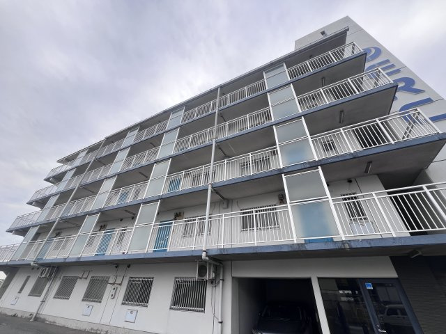 マリンハイム塩屋の外観