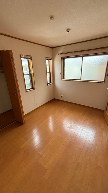兵庫県伊丹市山田3丁目　中古戸建の居間・リビング|使いやすい居間です