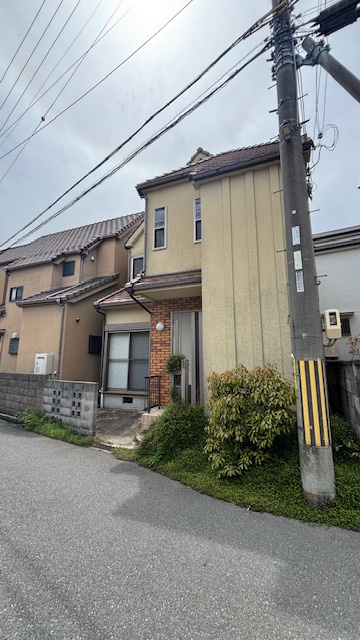 兵庫県伊丹市山田3丁目　中古戸建の前面道路含む現地写真|前面道路含む現地写真です