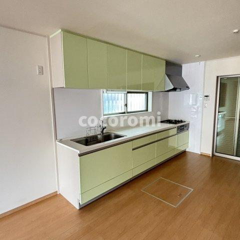 薪堀切谷戸建のキッチン