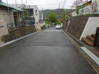 【前面道路含む現地写真】 | 川西市大和東5丁目48の11　建築条件無土地