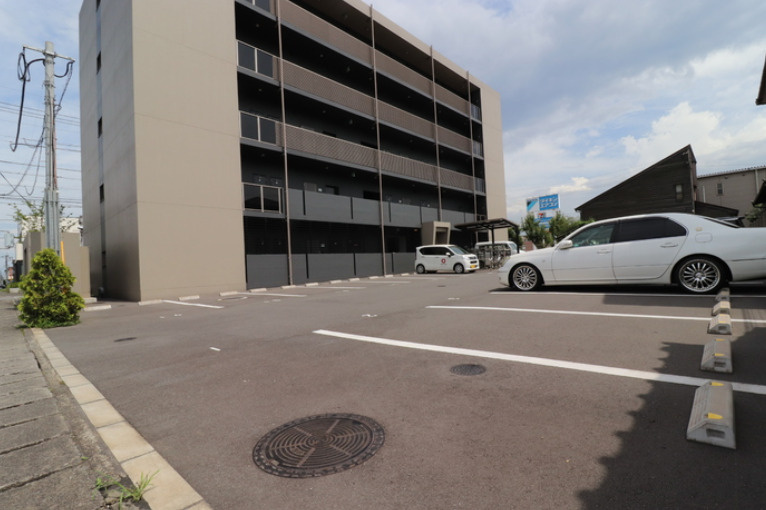 Dimorareの駐車場