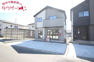 【駐車場】 | 行徳小学校・行健中学校区　郡山市八山田　-リガーレⅡ-　２期　全２棟　２号棟 | 駐車スペース３台以上の広々とした敷地です♪　外水道もついていますので洗車に便利！