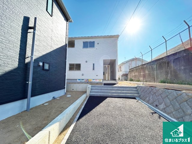●大和郡山市九条町　第11期　新築一戸建てのトイレ|シンプルなトイレは落ち着く空間！お手入れも簡単です！