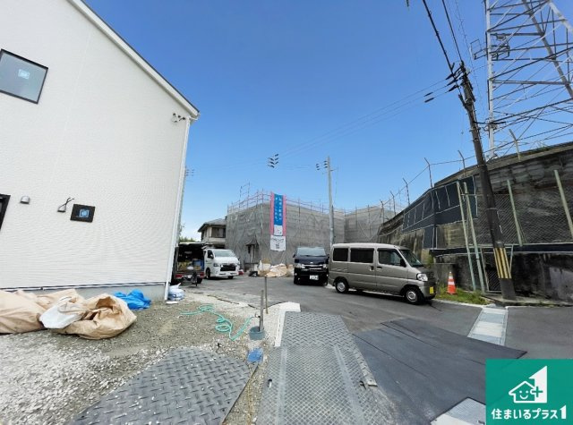 ●大和郡山市九条町　第11期　新築一戸建ての前面道路含む現地写真|周辺は閑静な住宅街です。前面道路もしっかりと有りますので車の出し入れも安心ですよ！