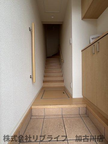 ベルクール加東　A棟の玄関