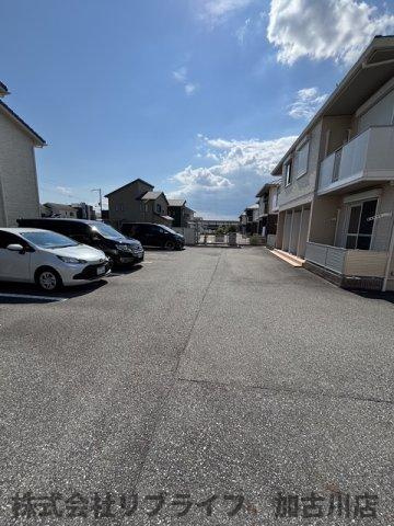 ベルクール加東　A棟の駐車場