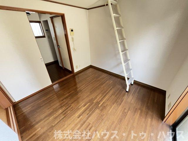 リーフコート江戸川台A棟の居間・リビング
