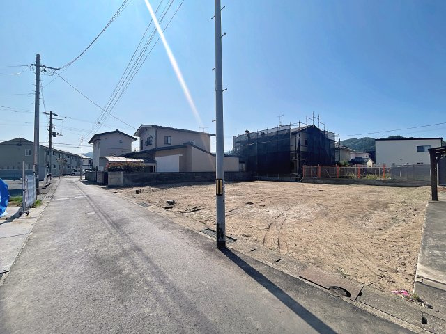 【建築条件なし】　福島市渡利4期　全2区画の前面道路含む現地写真