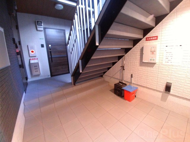 ラポール岡本のロビー