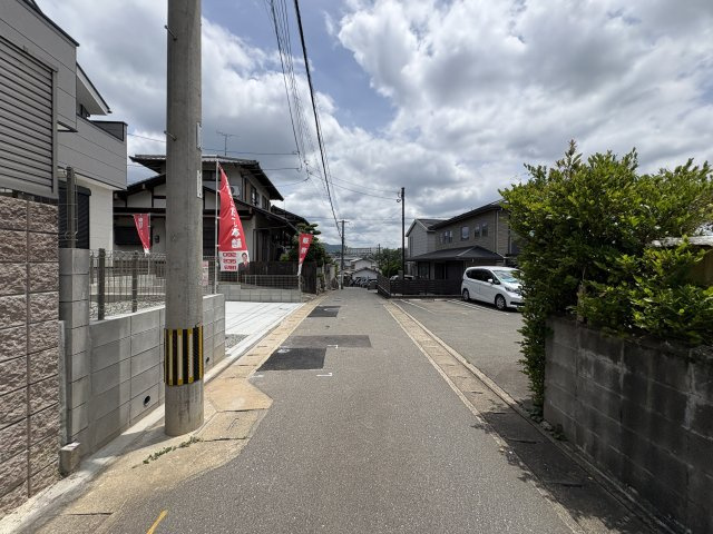 【その他】 | 福岡市東区香住ケ丘4丁目2期　1号棟（全1棟）【仲介手数料無料・0円】 | 現地写真。前面道路です。