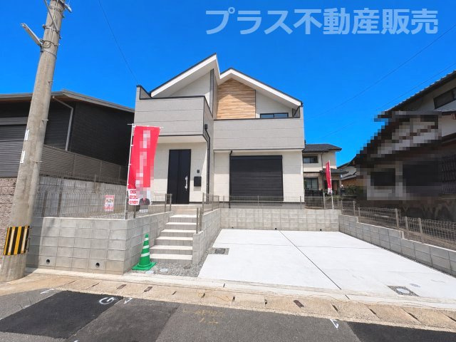 【外観】 | 福岡市東区香住ケ丘4丁目2期　1号棟（全1棟）【仲介手数料無料・0円】 | 完成イメージの外観パースです。建築中の物件は、お近くのモデルハウスも一緒にご覧頂けます。