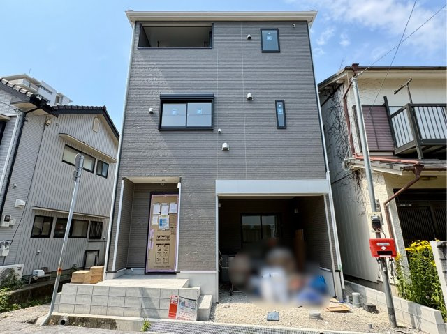「2階リビング」高知市 旭町３丁目 3階建 新築一戸建