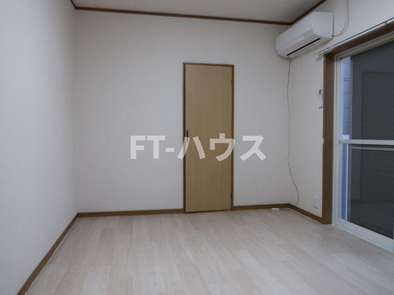 ファミール仲村Bの居間・リビング