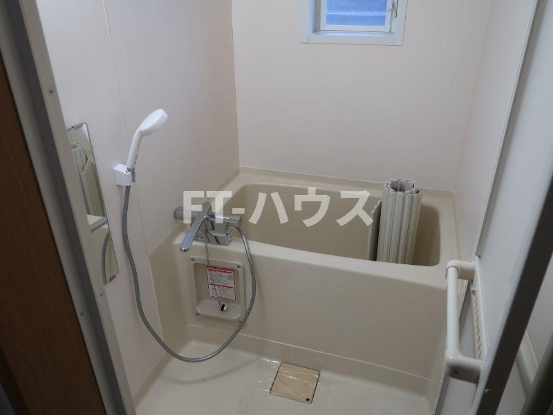 ファミール仲村Bの浴室