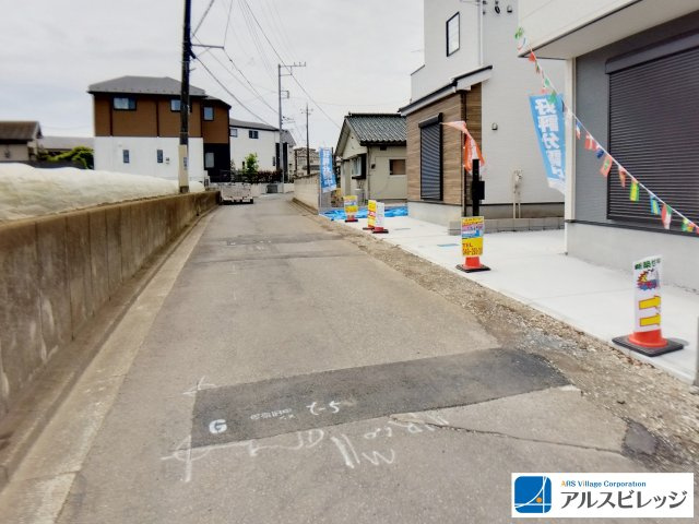 中古／富士見市関沢３丁目の前面道路含む現地写真|前面道路幅4.0ｍ