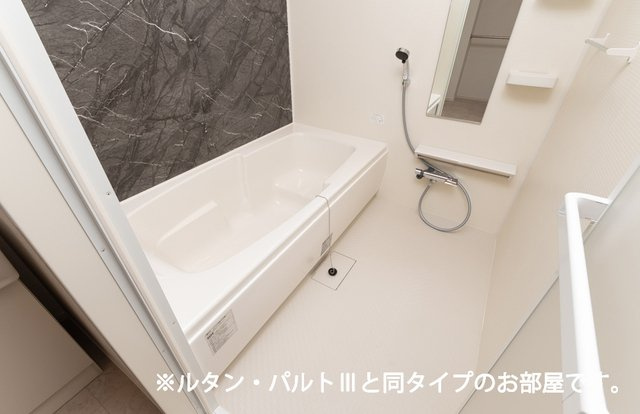 リヴァーサイド　ヴィラの浴室|落ち着いた空間のお風呂です
