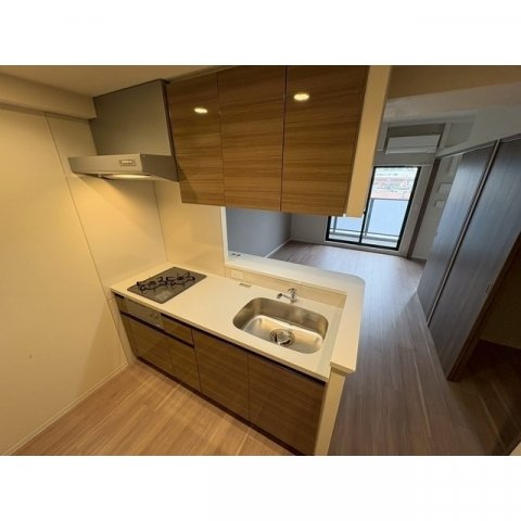 アーバングランデ新大阪のキッチン|コンパクトなキッチンで掃除もラクラク