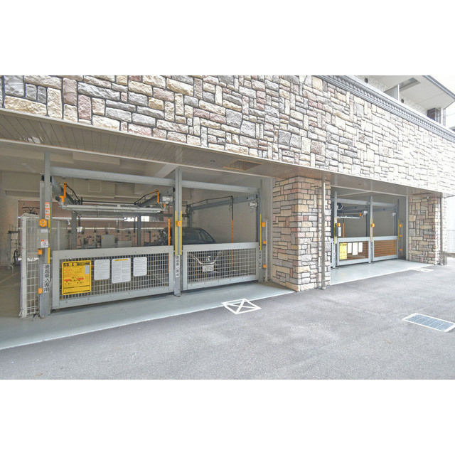 スプランディッド安土町の駐車場|カースペースがあります