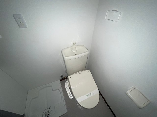 ペディハイツ塚口のトイレ|清潔感のあるトイレです