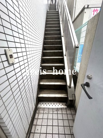 満点商会ビルのロビー