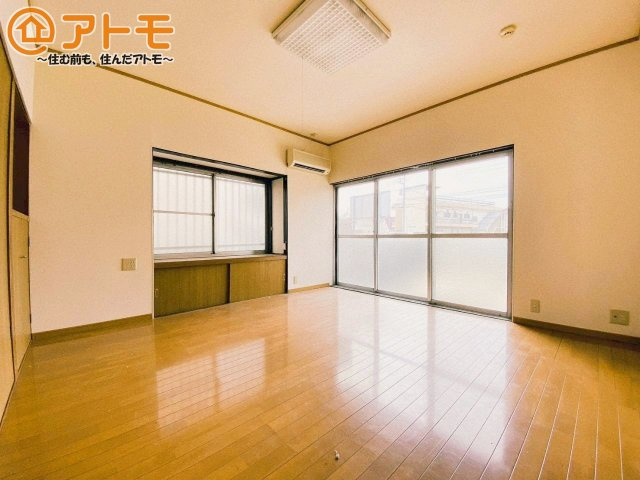 【居間・リビング】 | 山梨県甲斐市富竹新田　中古戸建て　全1棟