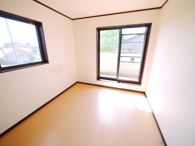 八街市文違　中古戸建の洋室|平成26年9月築 オール電化 内装リフォーム令和8年5月 駐車並列2台可能スーパーイオン徒歩約16分