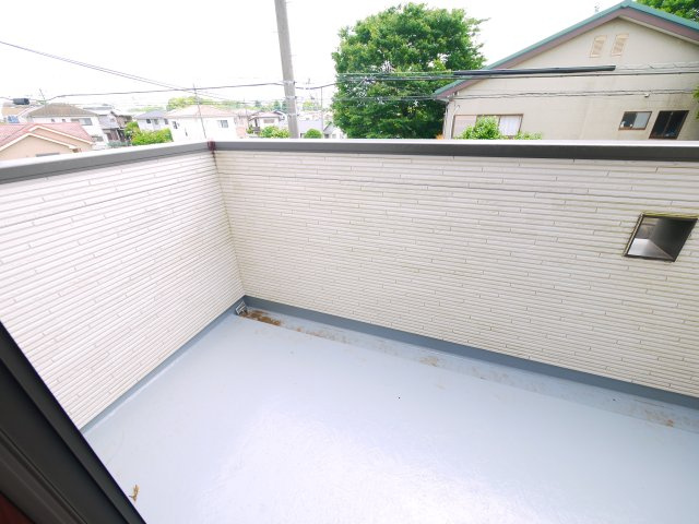八街市文違　中古戸建のバルコニー|平成26年9月築 オール電化 内装リフォーム令和8年5月 駐車並列2台可能スーパーイオン徒歩約16分