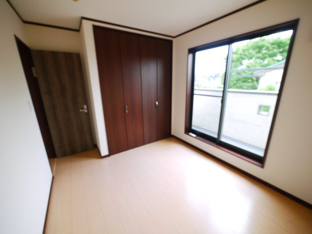 八街市文違　中古戸建の洋室|平成26年9月築 オール電化 内装リフォーム令和8年5月 駐車並列2台可能スーパーイオン徒歩約16分