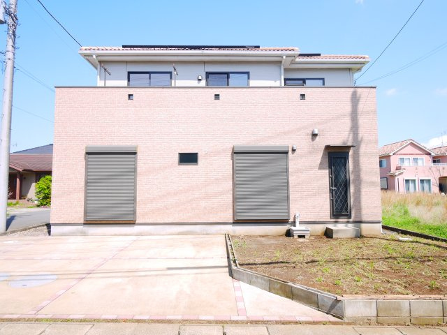 八街市文違　中古戸建の外観|平成26年9月築 オール電化 内装リフォーム令和8年5月 駐車並列2台可能スーパーイオン徒歩約16分