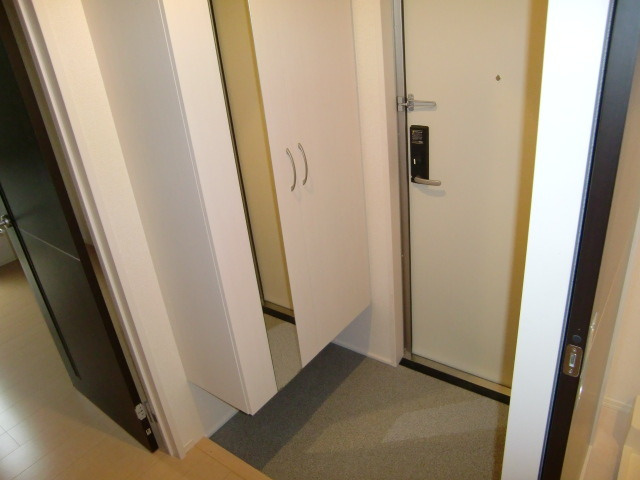 ディアコート住吉本町の玄関
