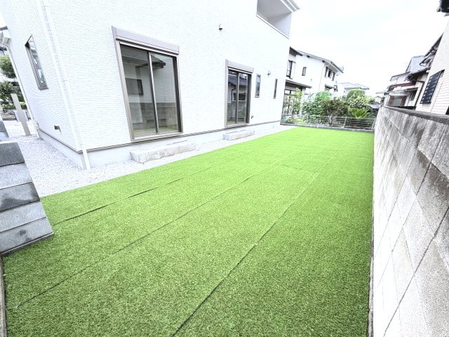 ハートフルタウン前橋市光が丘町6番　Ａ号棟の庭|南庭付きです。休日にバーベキューやお庭プールもできる広さがあります！