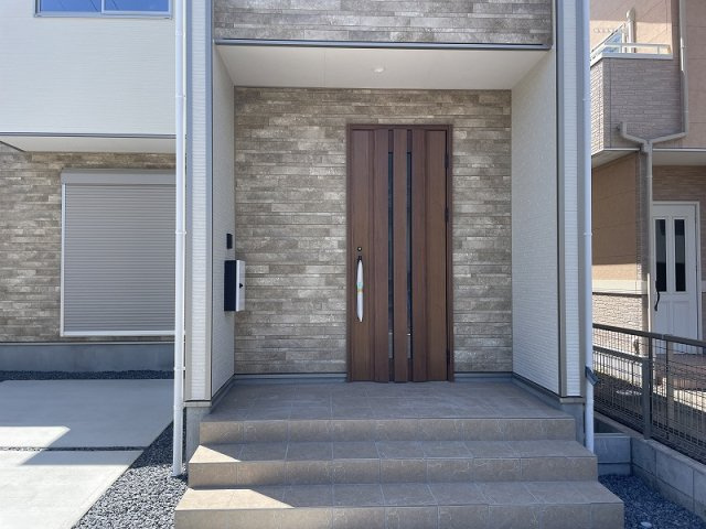 各務原市那加織田町１丁目の玄関|広々とした玄関スペースは何かと重宝します。