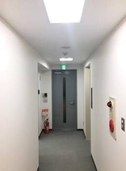 オオツジ堂山ビルの内装