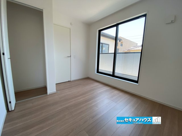 【今すぐご案内可能】名古屋市南区赤坪町　全1棟の洋室|【洋室】
◆お子様のお部屋や主寝室、来客時の宿泊室、趣味のお部屋としてもご利用いただけます♪
◆全居室収納付きのため、各居室ごとにお洋服や荷物を収納できます。