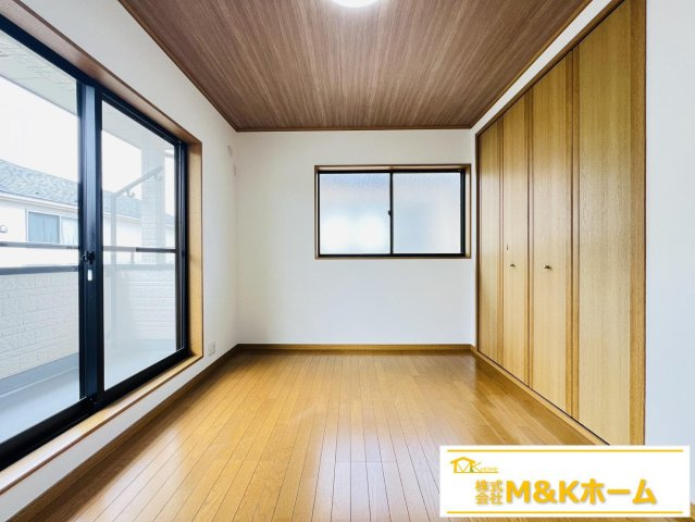 半田市のぞみが丘2丁目の洋室|洋室6帖（南側）　南向きで子ども部屋にもピッタリです☆